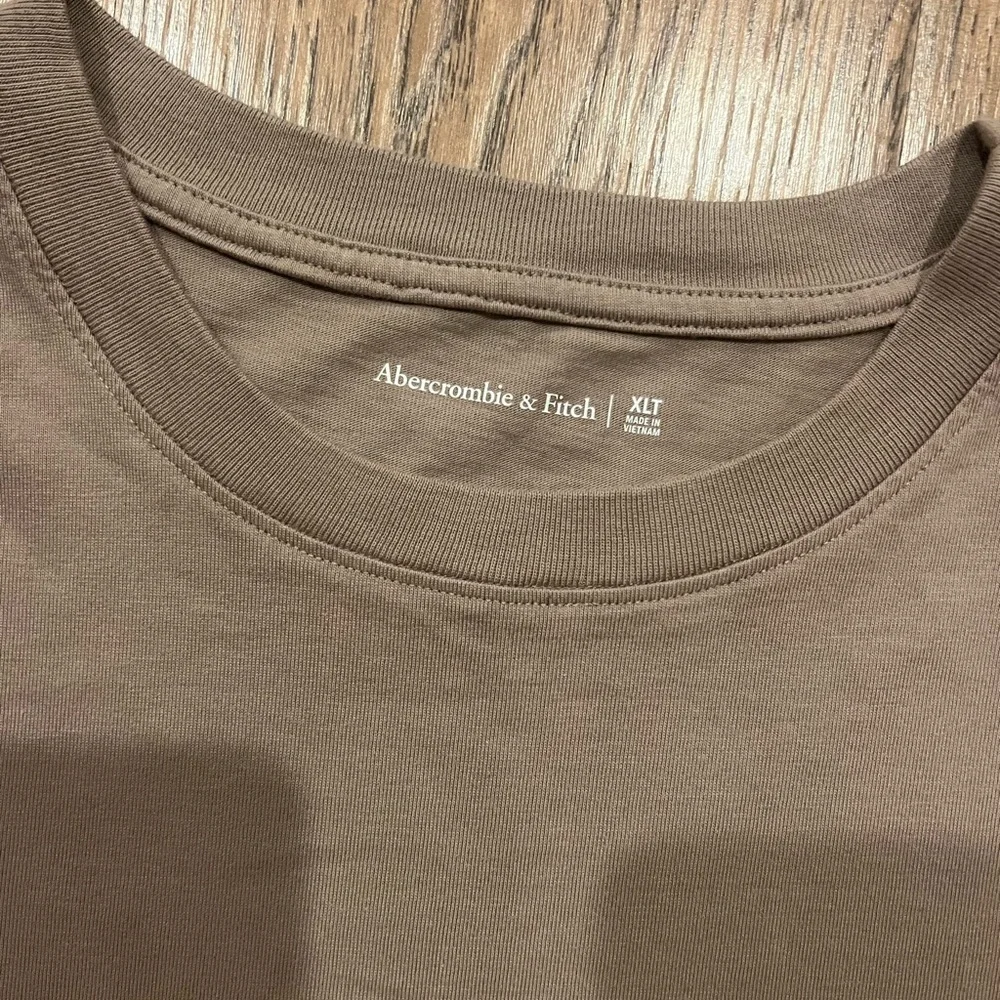 Abercrombie & Fitch questions leave